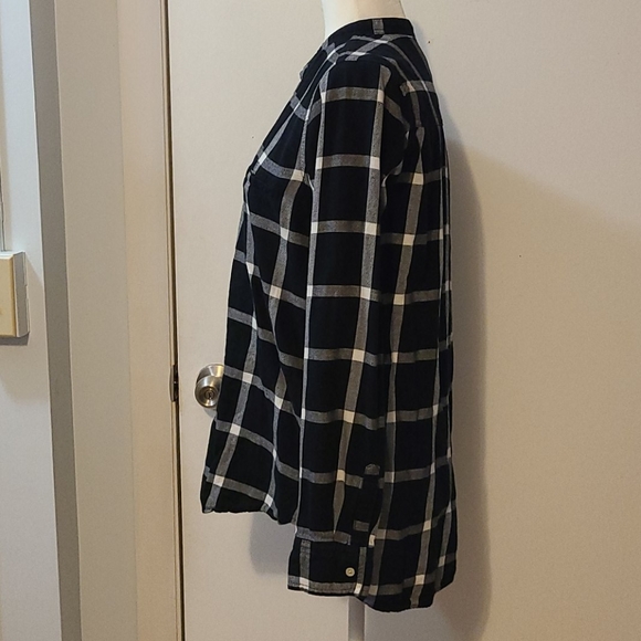 Old Navy Plaid Shirt - Picture 4 of 8
